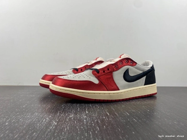 Reps LUCY Room Away Trophy Jordan 1 x OG Low Air FN0432-100 0702
